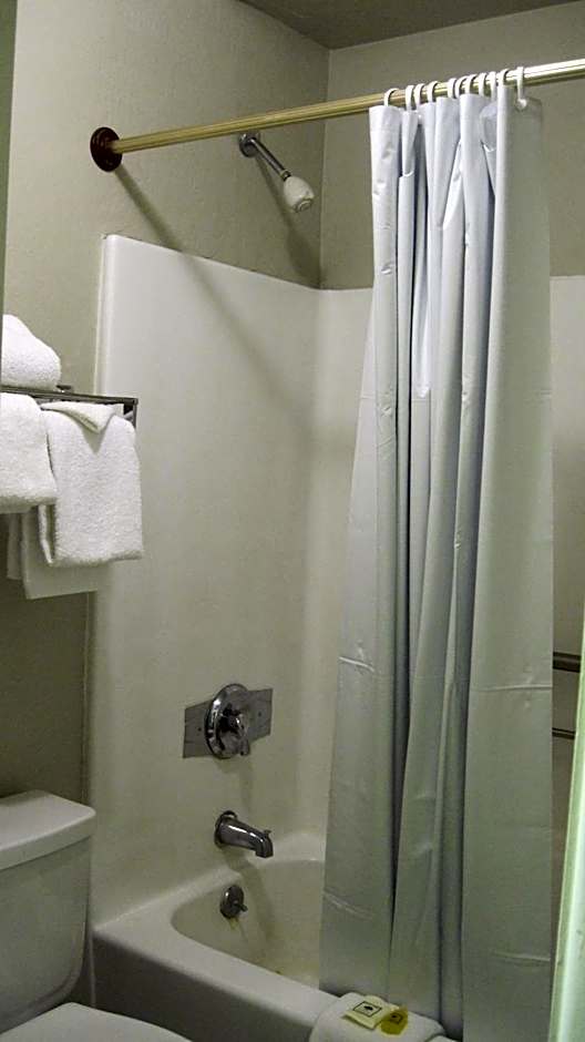 Travelodge by Wyndham Winslow