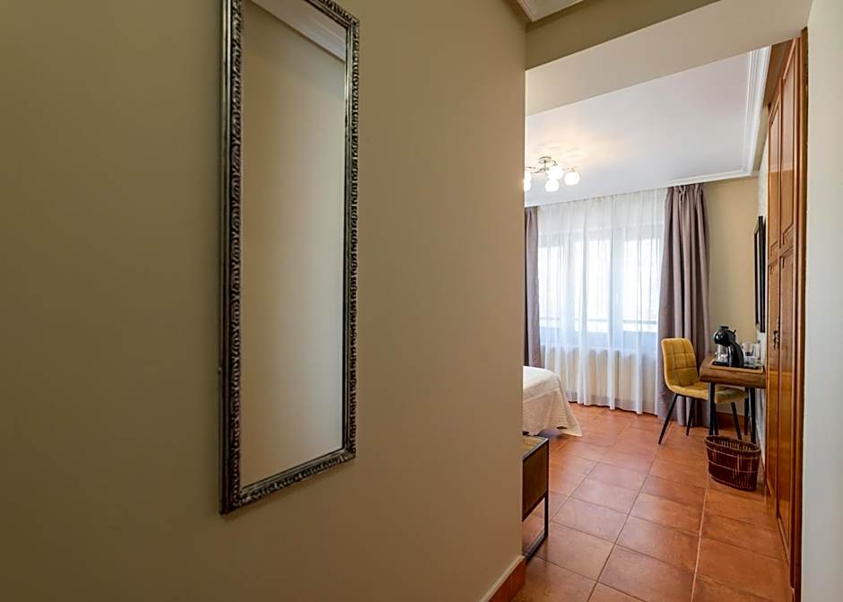 Logis Hotel Restaurante La Casa de Juansabeli