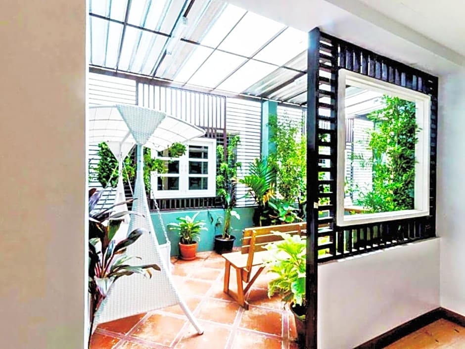 Cozy At 9 Hotel And Kitchen