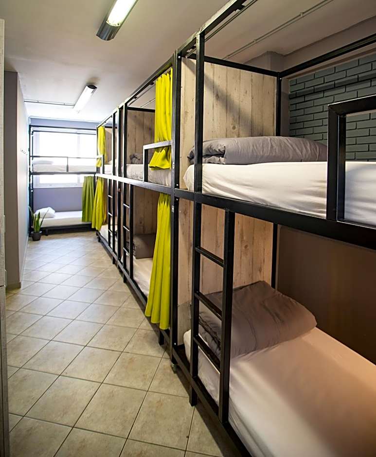 Bedway Athens Hostel