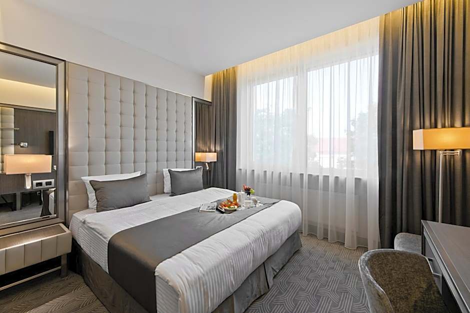 Congress Avenue Hotel