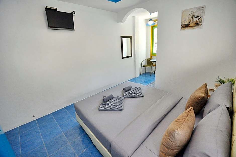 Sidewalk Boutique Hotel