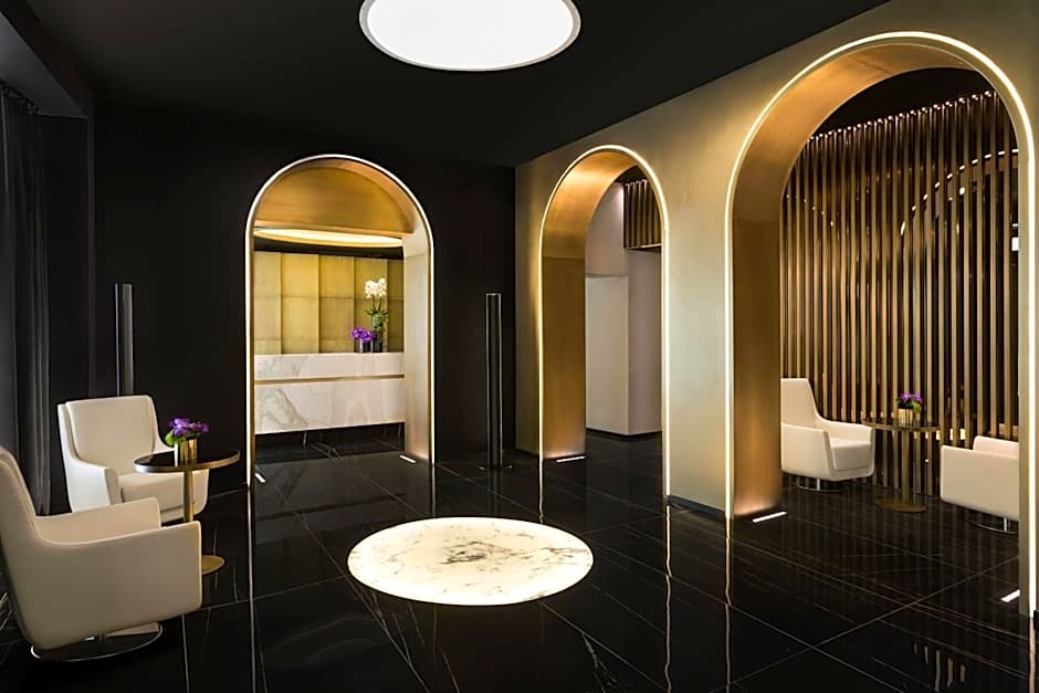 The Pantheon Iconic Rome Hotel, Autograph Collection by Marriott