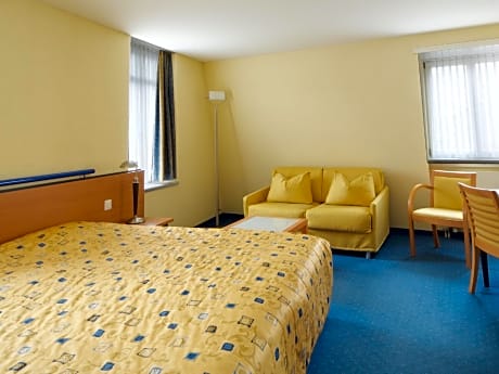 Economy Twin Room