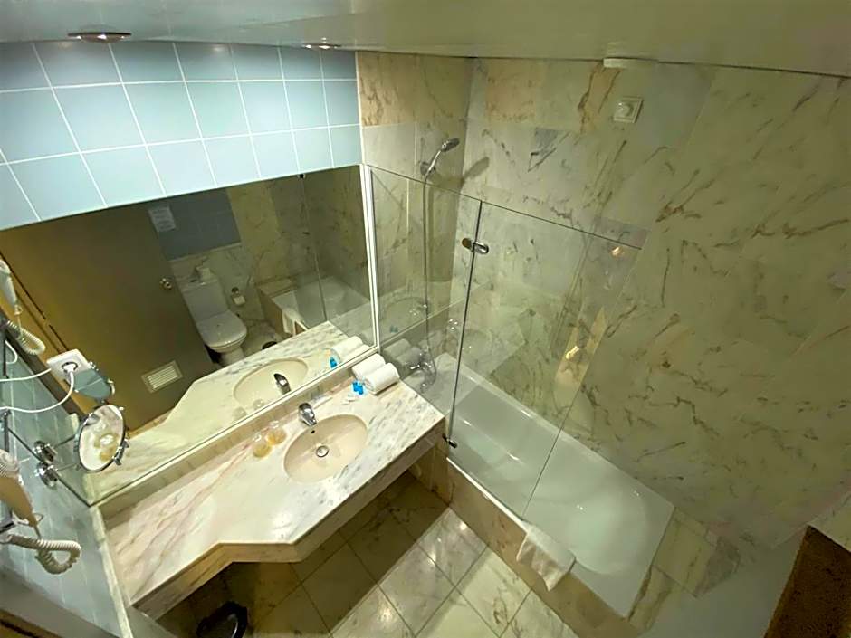 Apulia Praia Hotel