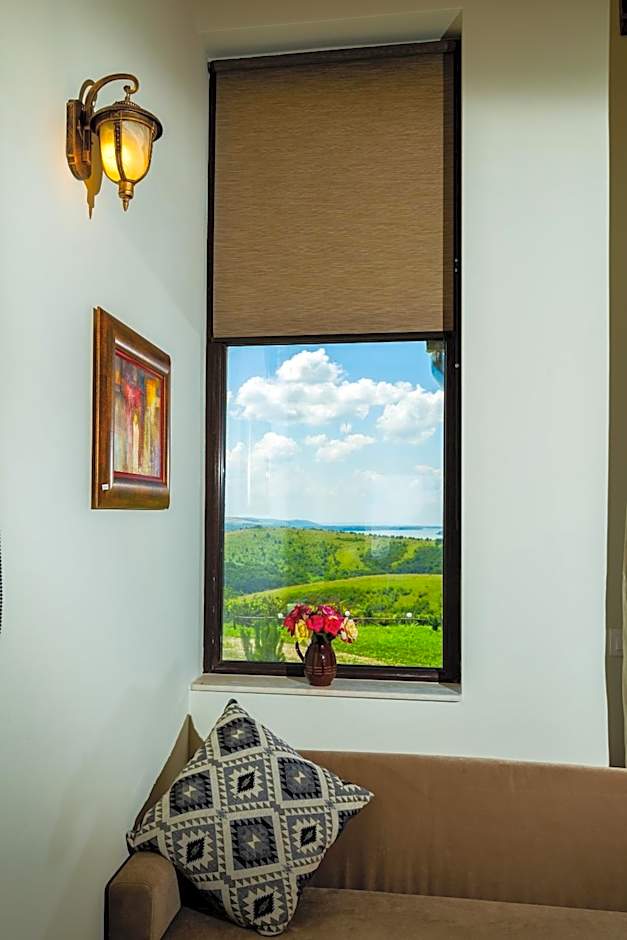 Seven Generations Winery Hotel