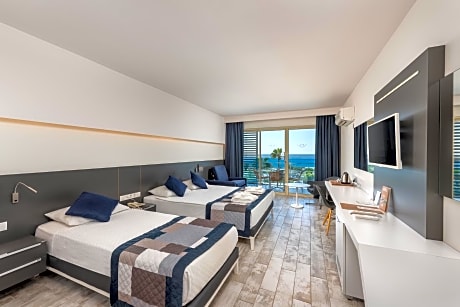 Superior Room with Sea View ( 3 pax )