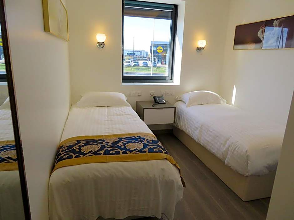 Foto 1 dari 10 — Standard 2 Twin Beds