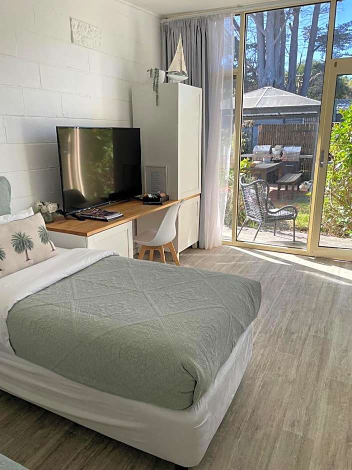 Peninsula Beach Motel