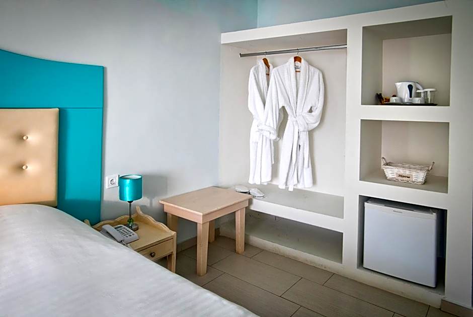 MasouriBlu Boutique Hotel