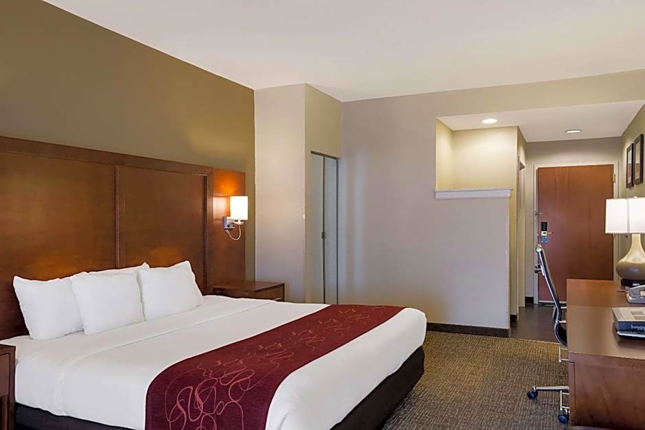 Photo 1 of 5 of 1 Queen Bed Suite, Accessible