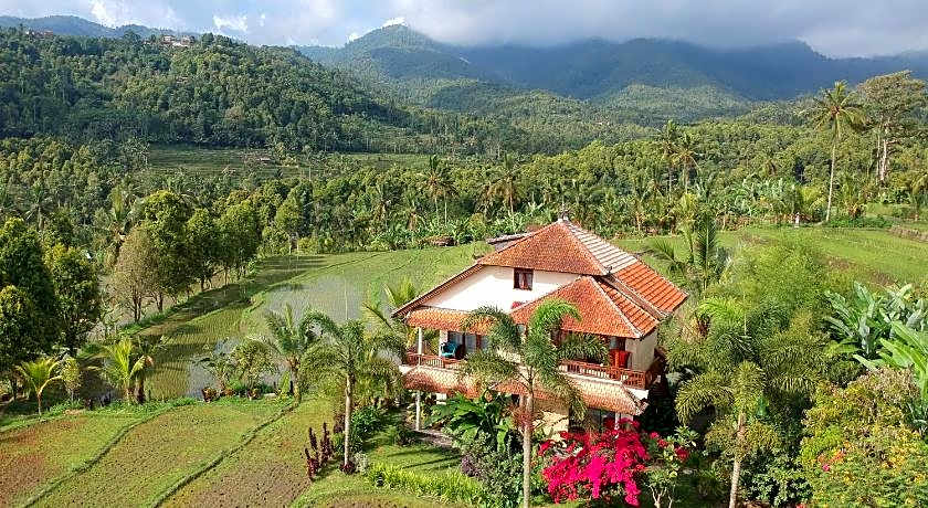 Lesong Hotel and Restaurant