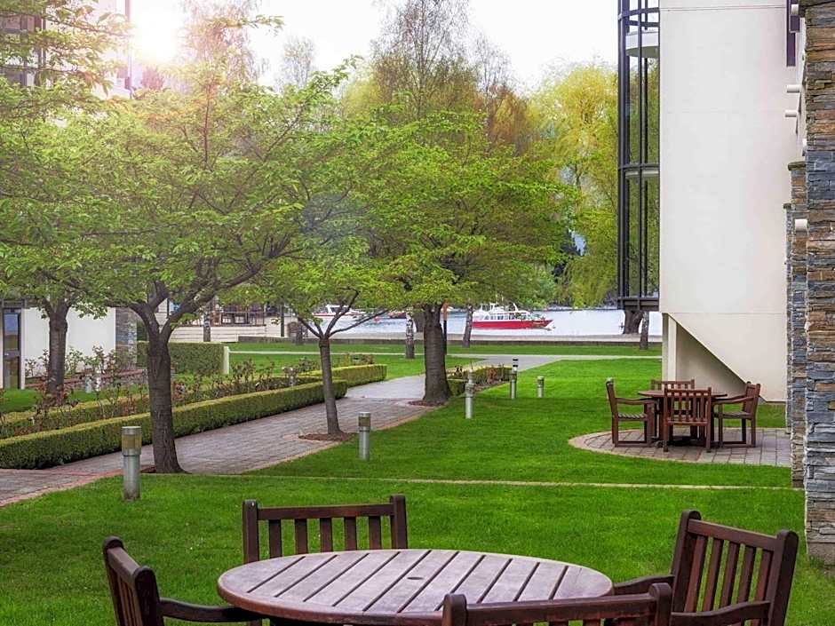 Novotel Queenstown Lakeside