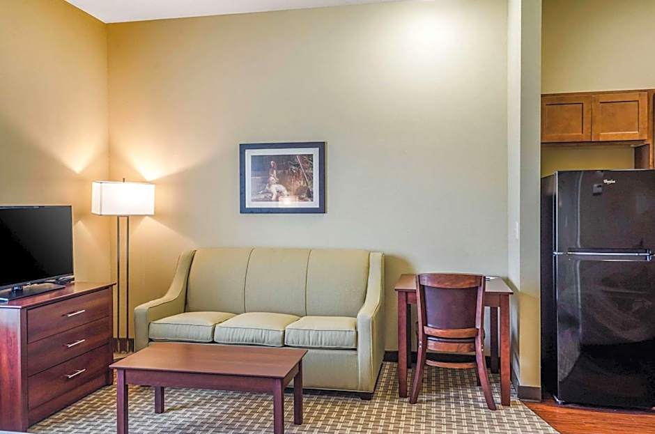 MainStay Suites Hackberry Sportsman's Lodge