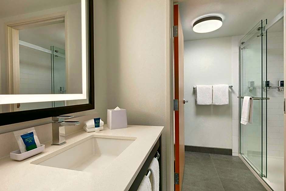 Four Points by Sheraton Raleigh Arena