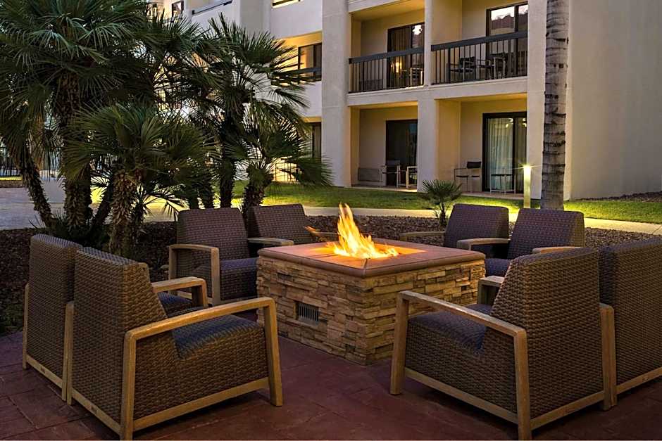 Courtyard by Marriott Palm Springs