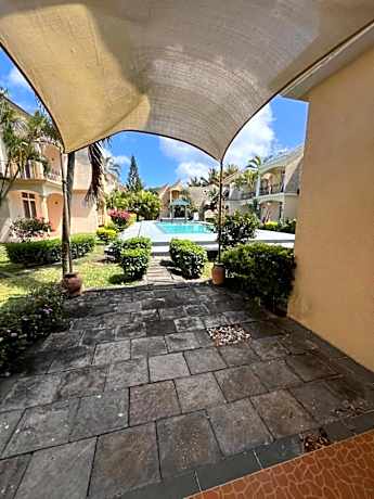 Cosy Home Mt Choisy 5 mins walk to the beach!