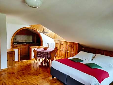 Deluxe Double Studio