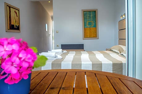 One-Bedroom Apartment (3 Adults)