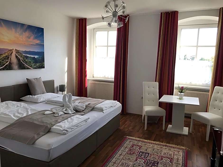 Hotel-Restaurant zum Donaueck Mauthausen