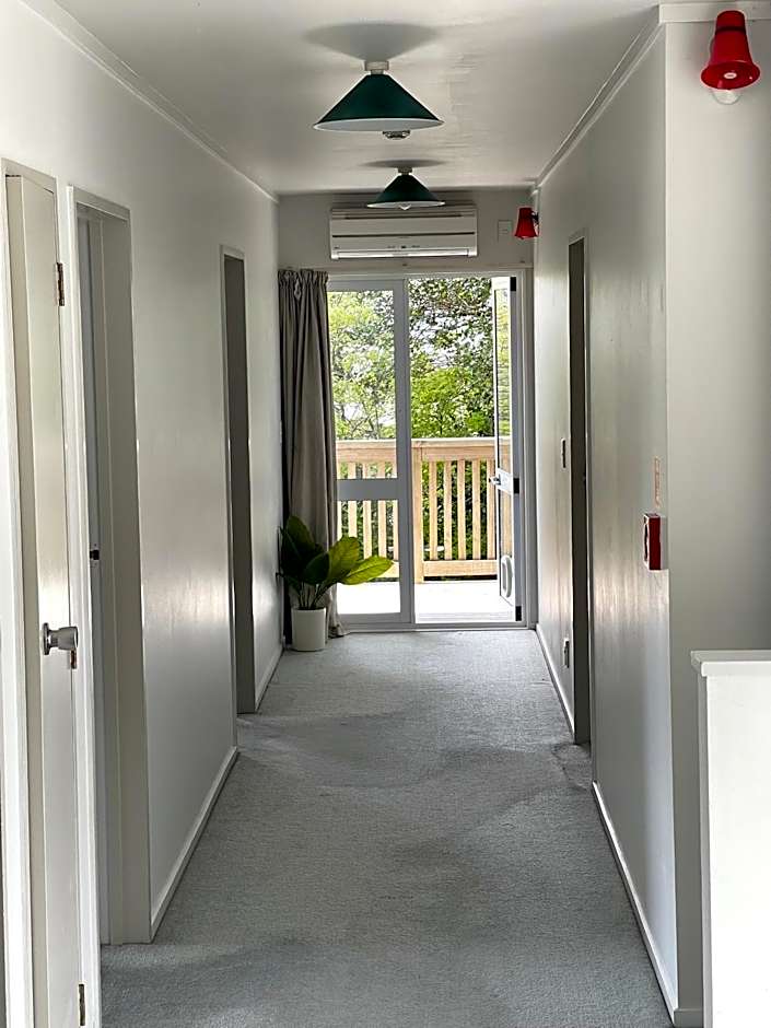 Howard's Mountain Lodge