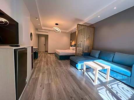 Junior Suite with Pool View