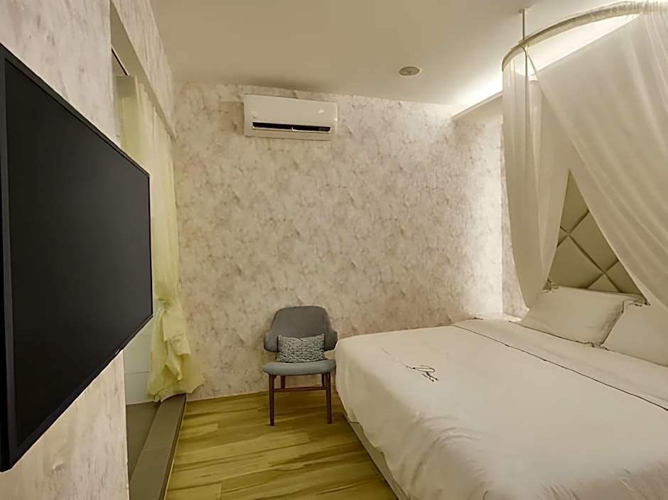 DREAM LUXURY HOTEL