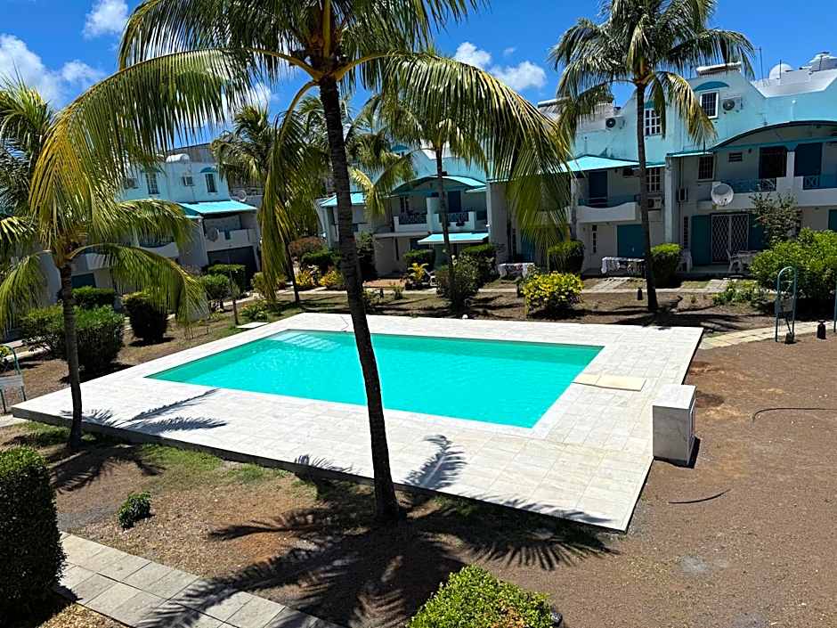 Cozy townhome near beach in heart of Grand Baie