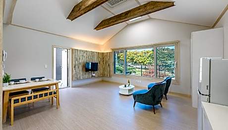 Songnim Hanok Village