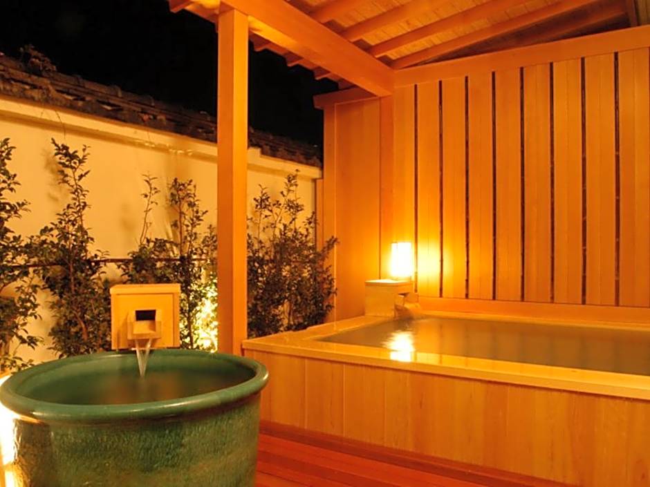 Atami Onsen Sakuraya Ryokan