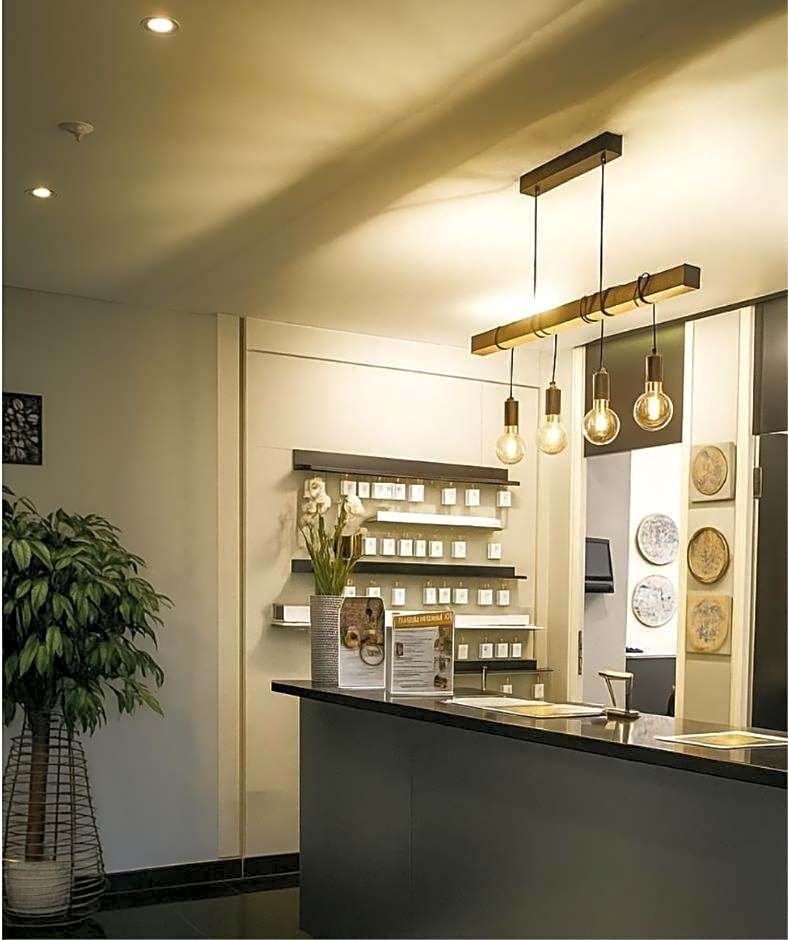 Plaza Hotel & Living Frankfurt