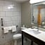 La Quinta Inn & Suites by Wyndham Minneapolis Northwest
