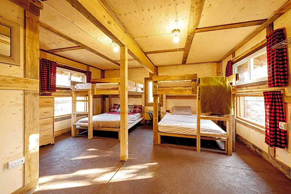 Entre Lemoine et l'arbre