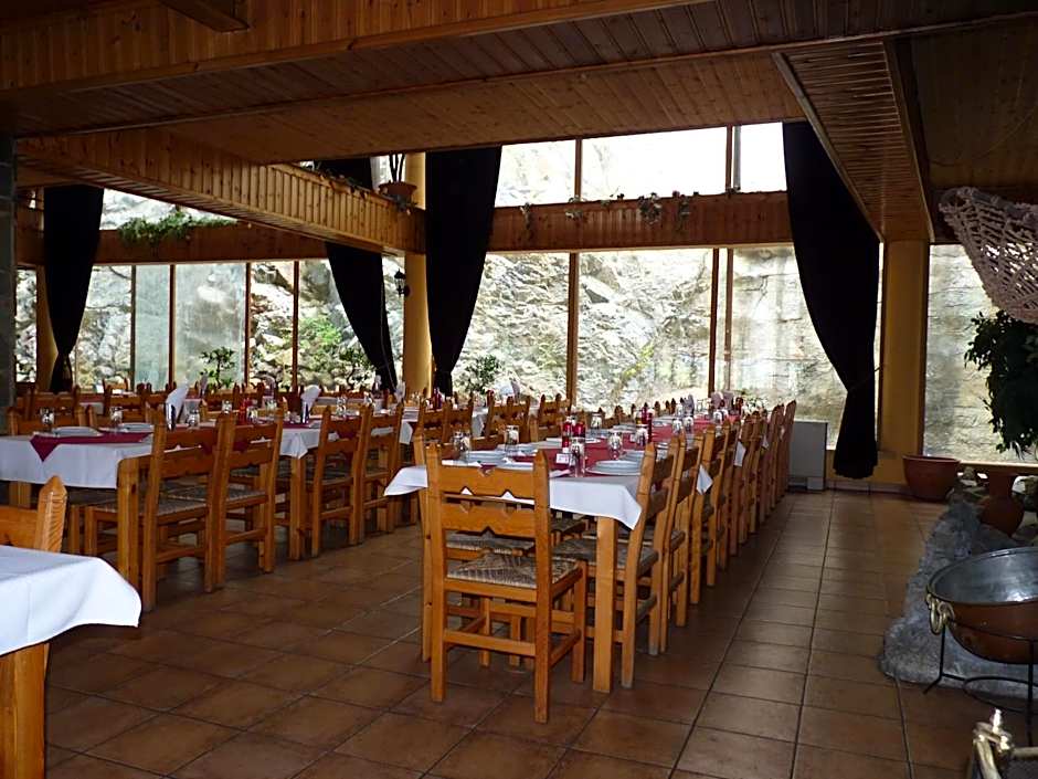 Mountain Rose Hotel & Restaurant