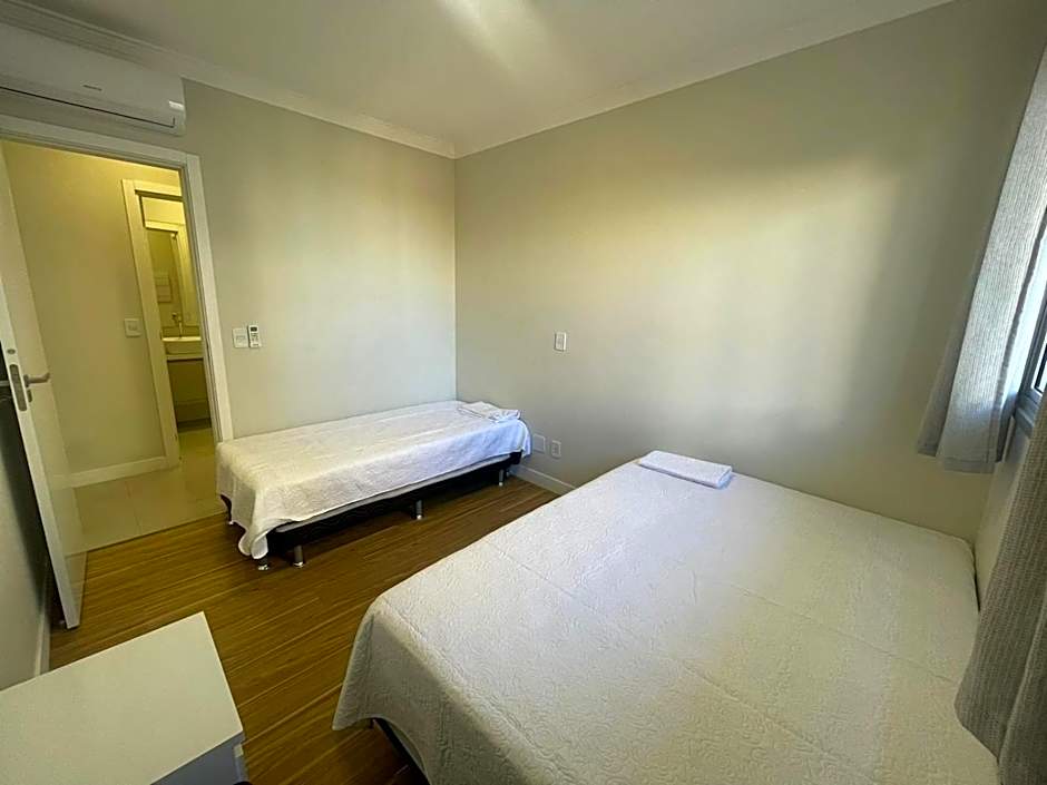 cód 67 - Excelente apartamento á 350m do mar!