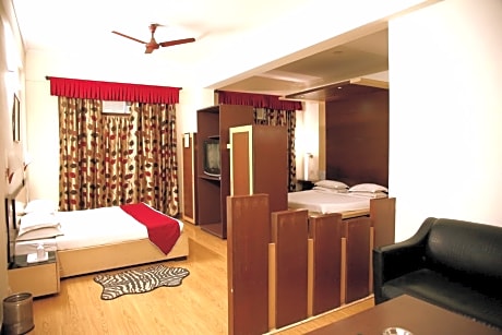Deluxe Family Suite with Banganga Transfers