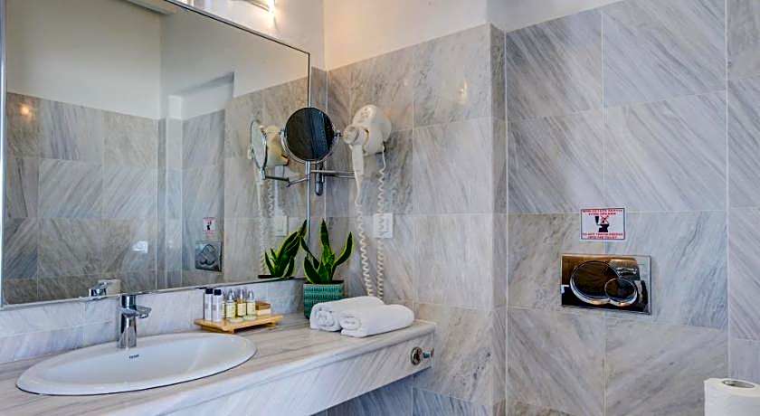 Madalena Hotel