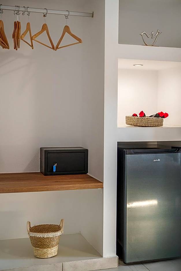 Sandy Villas – Perissa, UT