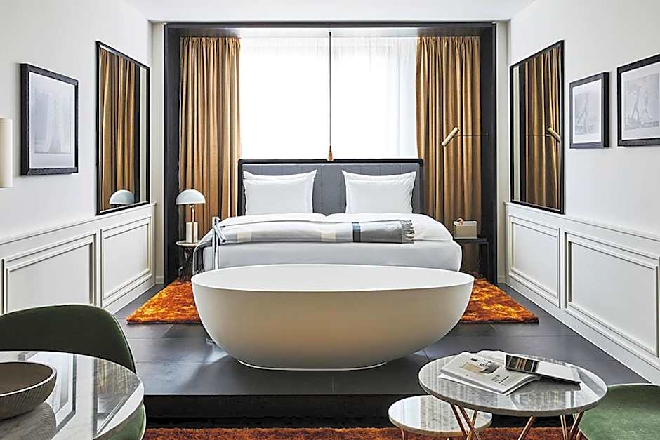 Roomers Munich, Autograph Collection by Marriott