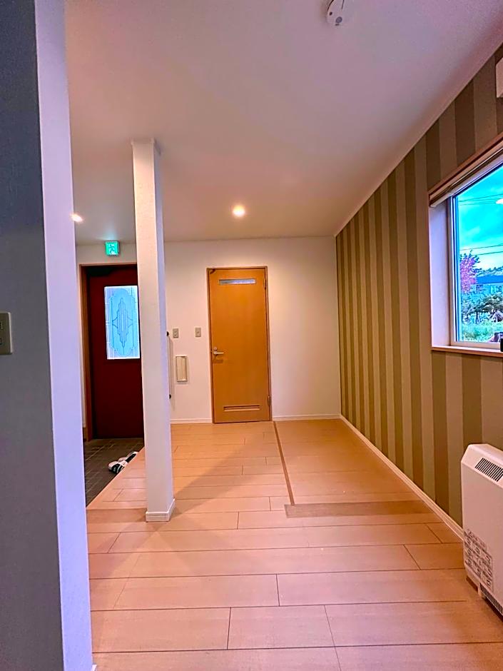 The Lobs 2, Rusutsu, Yotei view, 8 mins to Rusutsu