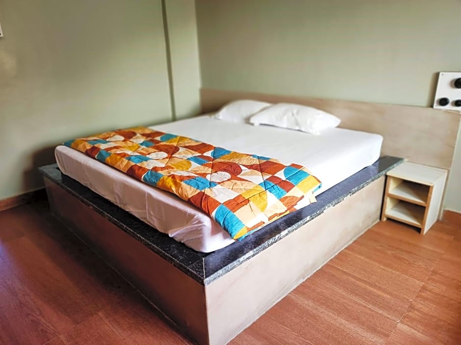 Club Shandilya-A Cheerful 3 BR Place in Nature lap