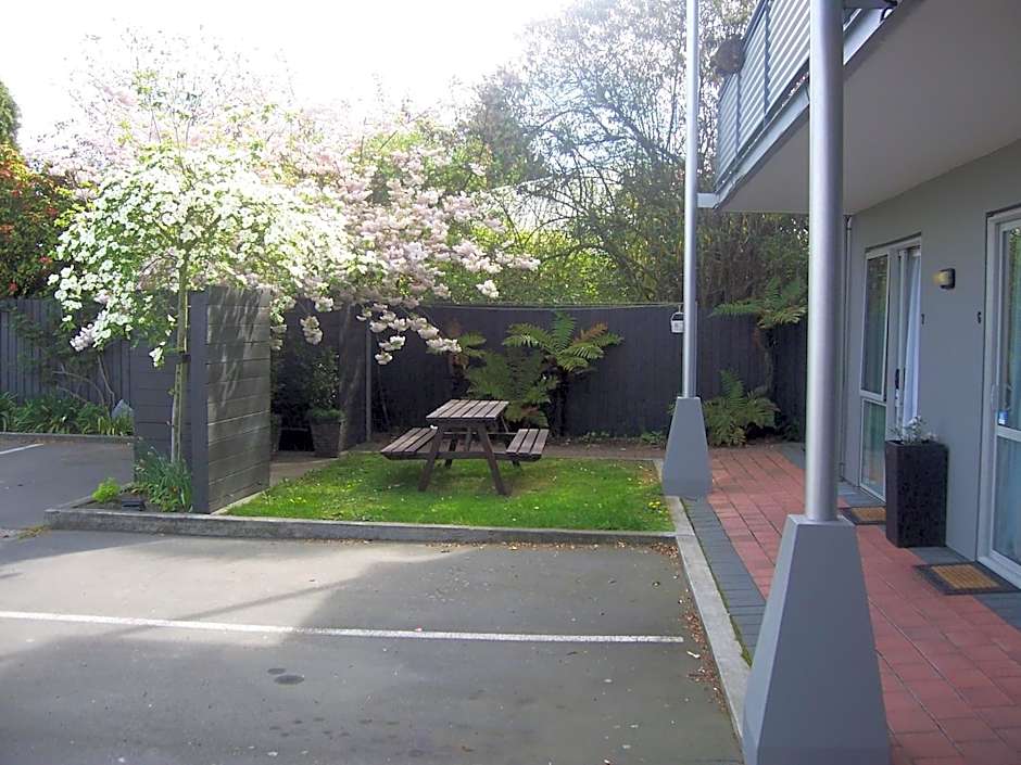 306 Motel Apartments