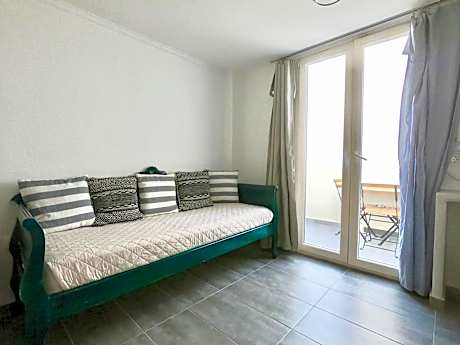 Maisonette with Balcony and Pool View