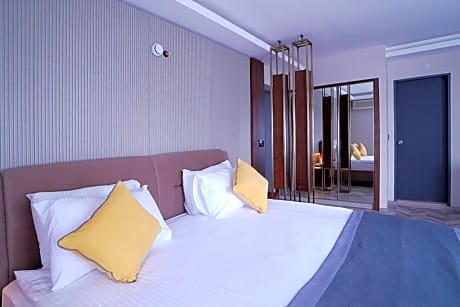 Business Double Room with Balcony