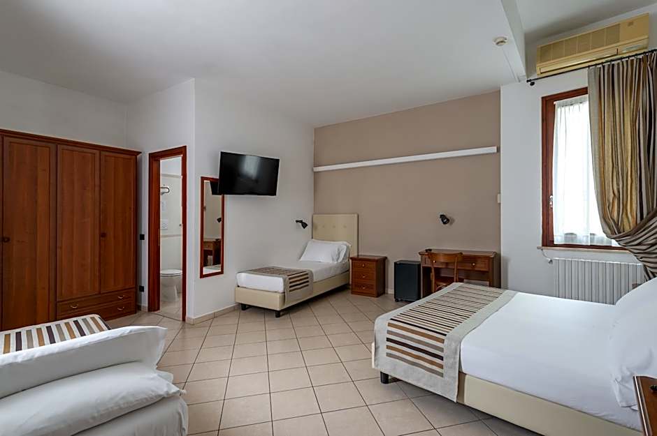 Hotel Mantegna Stazione, MantegnaHotels