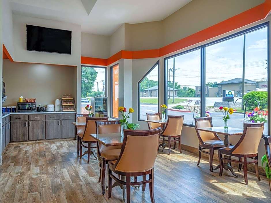 Days Inn by Wyndham Clemson