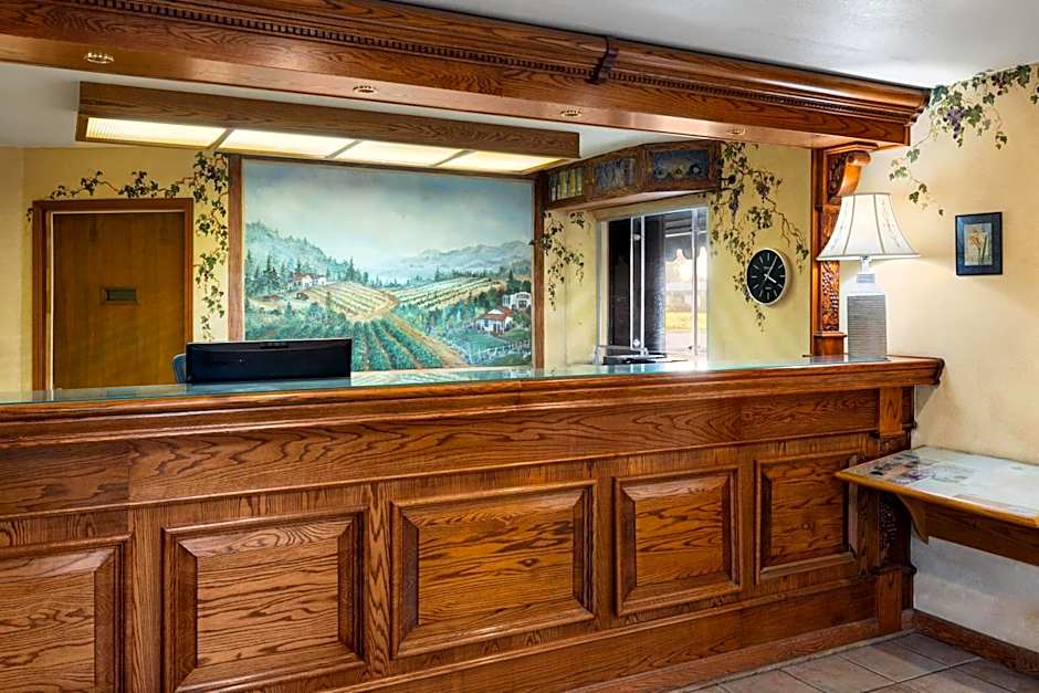 Red Lion Inn & Suites Lemoore