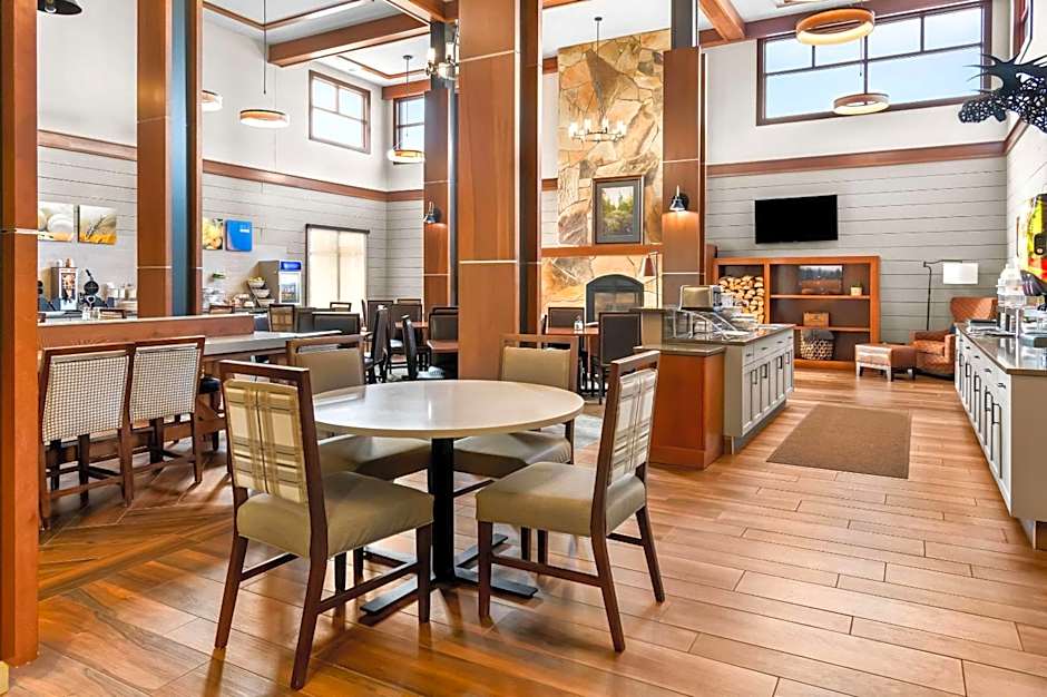 Comfort Inn & Suites Mountain Iron and Virginia