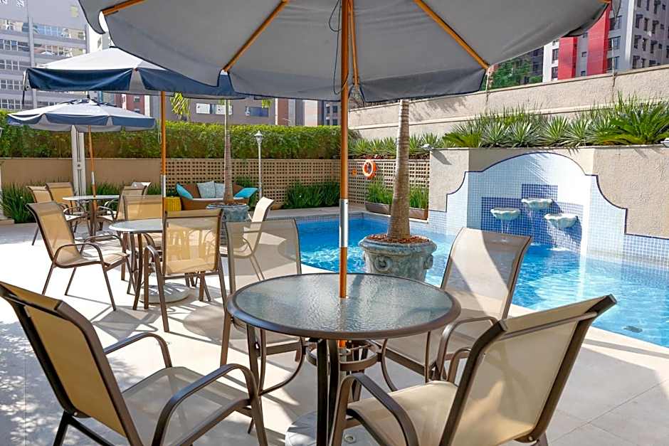 INCRIVEL Flat proximo Shoppings JK e Vila Olimpia