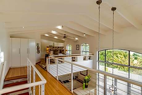Luxury Two-Bedroom Apartment 7